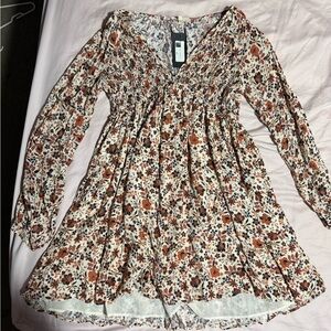 Promesa dress with leaves and sleeves